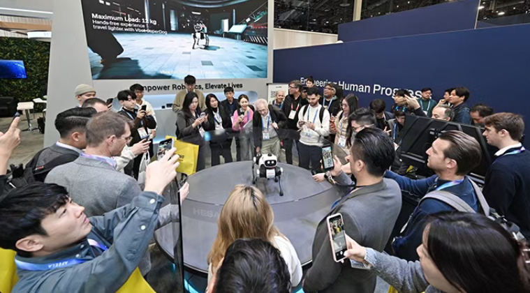 全迹科技UWB助力Vbot机器狗荣膺Best of CES大奖